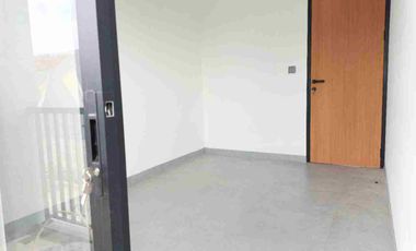 Townhouse 2 Lantai Premium BATA MERAH - 5 Menit Ke Summarecon Bekasi