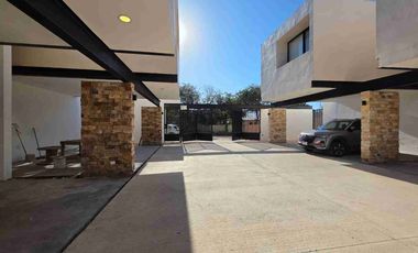 Se Renta TownHause Cholul