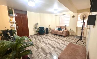 VENDO DPTO EN SURCO LIMITE MIRAFLORES PRIMER PISO FRENTE A PARQUE. P/DOLARES