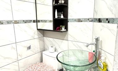 VENDO DPTO EN SURCO LIMITE MIRAFLORES PRIMER PISO FRENTE A PARQUE. P/DOLARES