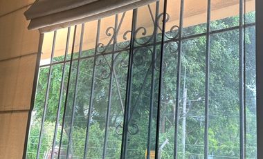 VENDO DPTO EN SURCO LIMITE MIRAFLORES PRIMER PISO FRENTE A PARQUE. P/DOLARES