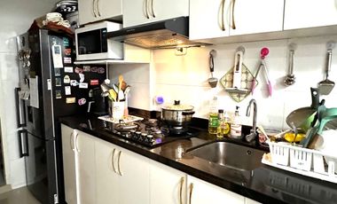 VENDO DPTO EN SURCO LIMITE MIRAFLORES PRIMER PISO FRENTE A PARQUE. P/DOLARES