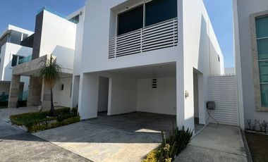 CASA EN RENTA – CLUSTER PUEBLA BLANCA