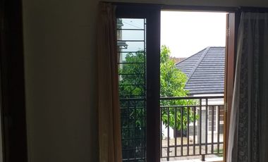 Dijual Rumah Modern 2 Lt. di Komplek Bukit Indah Cihanjuang Cimahi Utara