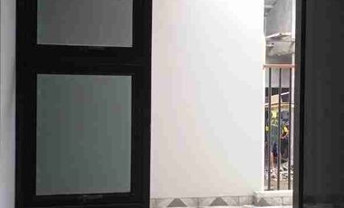 RUMAH READY SIAP HUNI ,UTAN KAYU JAKTIM , FREE AC, KTHEN SET, SMART DOOR LOCK LAST UNIT