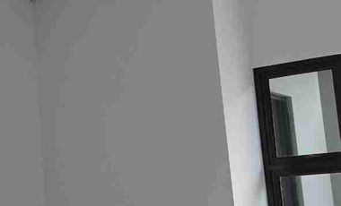 RUMAH READY SIAP HUNI ,UTAN KAYU JAKTIM , FREE AC, KTHEN SET, SMART DOOR LOCK LAST UNIT