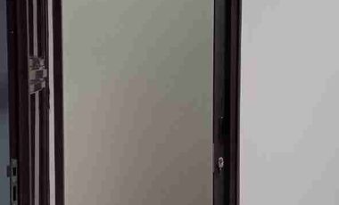 RUMAH READY SIAP HUNI ,UTAN KAYU JAKTIM , FREE AC, KTHEN SET, SMART DOOR LOCK LAST UNIT