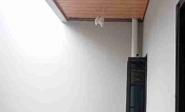 RUMAH READY SIAP HUNI ,UTAN KAYU JAKTIM , FREE AC, KTHEN SET, SMART DOOR LOCK LAST UNIT