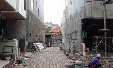 RUMAH READY SIAP HUNI ,UTAN KAYU JAKTIM , FREE AC, KTHEN SET, SMART DOOR LOCK LAST UNIT