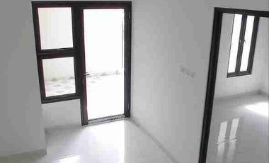 RUMAH READY SIAP HUNI ,UTAN KAYU JAKTIM , FREE AC, KTHEN SET, SMART DOOR LOCK LAST UNIT