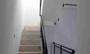 RUMAH READY SIAP HUNI ,UTAN KAYU JAKTIM , FREE AC, KTHEN SET, SMART DOOR LOCK LAST UNIT