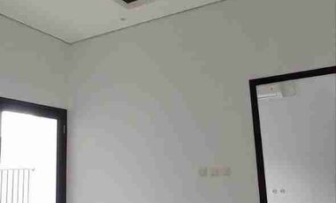 RUMAH READY SIAP HUNI ,UTAN KAYU JAKTIM , FREE AC, KTHEN SET, SMART DOOR LOCK LAST UNIT