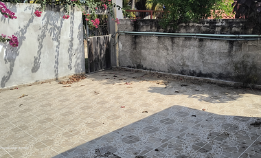 Casa en Barra Vieja (Acapulco) de dos niveles con frente de playa desplantada en un terreno de 1,200 m²