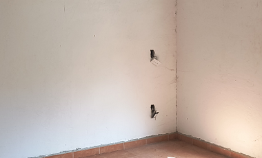 Casa en Barra Vieja (Acapulco) de dos niveles con frente de playa desplantada en un terreno de 1,200 m²