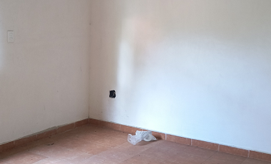 Casa en Barra Vieja (Acapulco) de dos niveles con frente de playa desplantada en un terreno de 1,200 m²