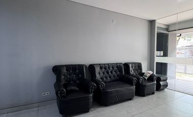 DIJUAL – GEDUNG KOST 5 LANTAI (BANGUNAN BARU)