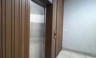 DIJUAL – GEDUNG KOST 5 LANTAI (BANGUNAN BARU)