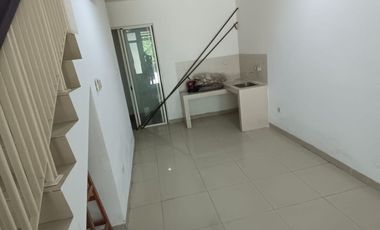 Dijual dan Disewa Rumah 3 Lantai Katamaran indah PIK 1