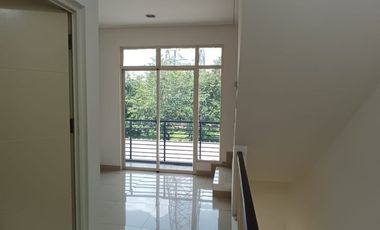 Dijual dan Disewa Rumah 3 Lantai Katamaran indah PIK 1
