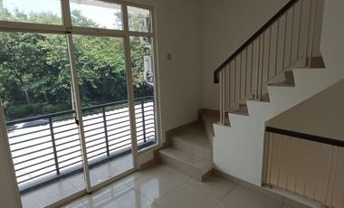 Dijual dan Disewa Rumah 3 Lantai Katamaran indah PIK 1