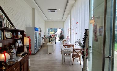 Disewakan Tempat Usaha 2 Lantai – Cocok Cafe / Restoran | Jalan Ramai