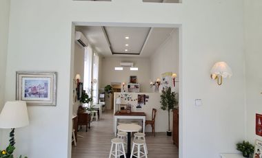 Disewakan Tempat Usaha 2 Lantai – Cocok Cafe / Restoran | Jalan Ramai