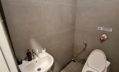 Disewakan Tempat Usaha 2 Lantai – Cocok Cafe / Restoran | Jalan Ramai