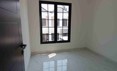 RUMAH MEWAH 2 LANTAI DICIBUBUR SIAP HUNI, FREE BIAYA FREE CANOPY PAGAR