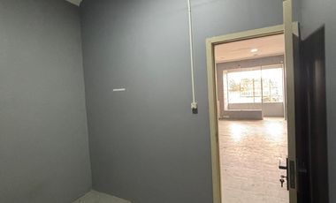 Disewakan Tempat Usaha Pinggir Jalan | 2 Lantai | Lokasi Strategis