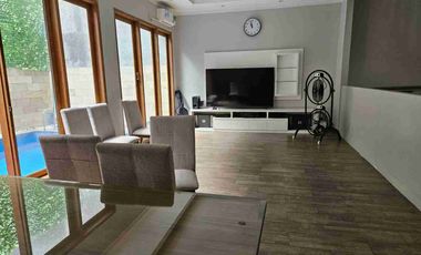 Dijual Rumah Cantik Ada Kolam Renang di Kebayoran Bintaro Jaya