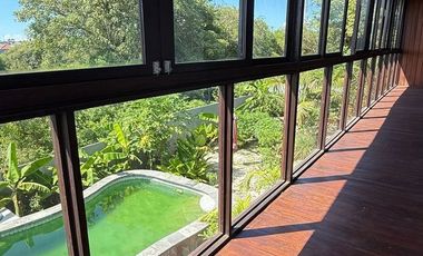 Villa estetik dengan view GWK & View laut, dijual diNusa Dua.