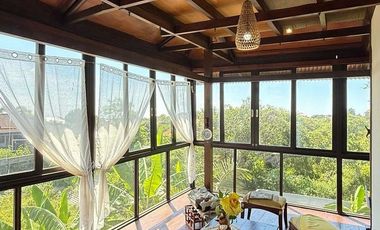Villa estetik dengan view GWK & View laut, dijual diNusa Dua.