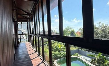 Villa estetik dengan view GWK & View laut, dijual diNusa Dua.