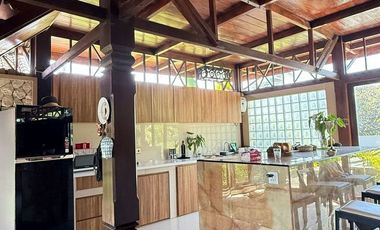 Villa estetik dengan view GWK & View laut, dijual diNusa Dua.