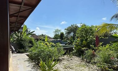 Villa estetik dengan view GWK & View laut, dijual diNusa Dua.