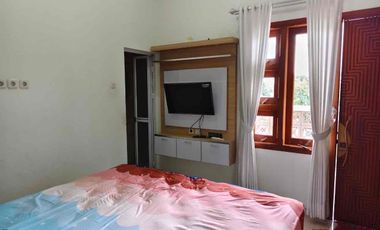 dijual rumah mewah ada kolam renang
