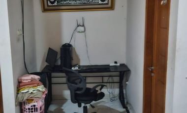 Di jual Cepat rumah siap huni 3 lantai Strategis bisa nego
