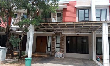 Disewakan Rumah Green Lake City, Asia 8x18m, siap Huni