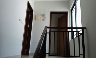 Disewakan Rumah Green Lake City, Asia 8x18m, siap Huni