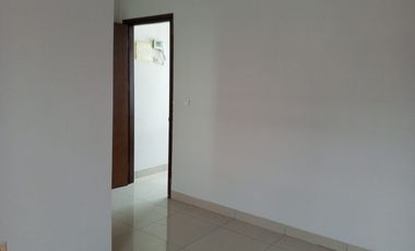 Disewakan Rumah Green Lake City, Asia 8x18m, siap Huni