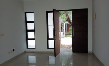 Disewakan Rumah Green Lake City, Asia 8x18m, siap Huni