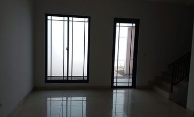 Disewakan Rumah Green Lake City, Asia 8x18m, siap Huni