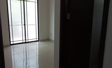 Disewakan Rumah Green Lake City, Asia 8x18m, siap Huni