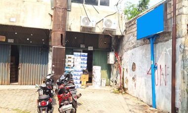 Disewakan Ruko 3 lantai  Pangeran Jayakarta Dalam No 40 n Lokasi strategis Pinggir Jalan Besar 100m Dari Jalan Pangeran Jayakarta