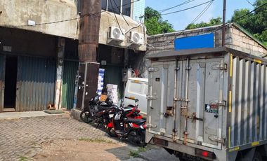 Disewakan Ruko 3 lantai  Pangeran Jayakarta Dalam No 40 n Lokasi strategis Pinggir Jalan Besar 100m Dari Jalan Pangeran Jayakarta