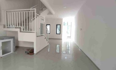 Di jual rumah 2 lantai strategis dekat pasar baru jakarta pusat