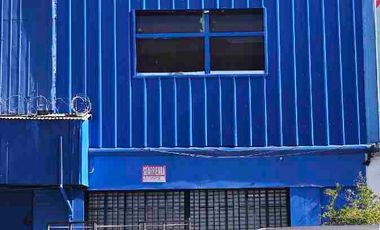 Se arrienda local comercial,pleno Avenida Diez de Julio.