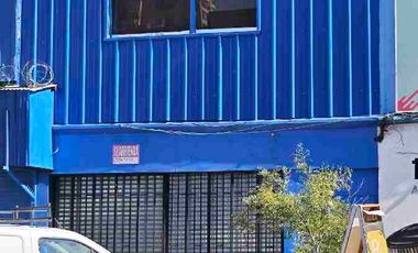 Se arrienda local comercial,pleno Avenida Diez de Julio.