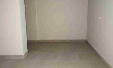 Se arrienda local comercial,pleno Avenida Diez de Julio.