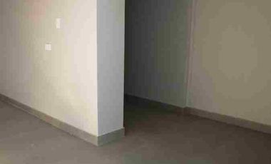 Se arrienda local comercial,pleno Avenida Diez de Julio.